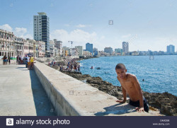 Al malec&oacute;n voy, del malec&oacute;n vengo  Por Mariano Cabrero B&aacute;rcena