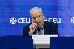 Alfonso Guerra lamenta la "actitud ingrata" de la actual sociedad española hacia Juan Carlos I