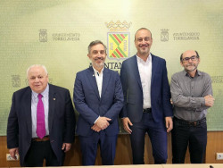 Asier Moisés Suaquita, Fabián André Lazo y Lucía Herrera, ganadores del Concurso de Relato `Gabino Teira`