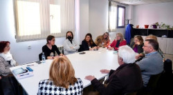 Buruaga denuncia que el Gobierno tarda hasta un año en pagar ayudas para sillas de ruedas y desplazamiento hospitalario