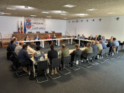 Cantabria pondr&aacute; en marcha en 2027 un plan para fomentar el sector l&aacute;cteo y ya trabaja en el de la carne