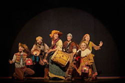 Clown, malabares y música en directo llegan este sábado a Torrelavega con la obra `Farra`