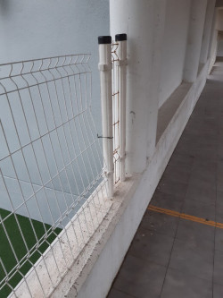 Cuch&iacute;a sufre actos vand&aacute;licos en el colegio Marz&aacute;n y las pistas de p&aacute;del por valor de 4.000 euros