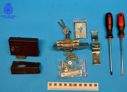 Detenido un `okupa` cuando forzaba la cerradura de un piso en Santander