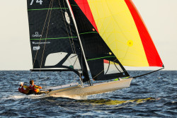 Diego Botín y Florian Trittel recuperan el liderato del Mundial de 49er