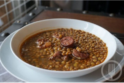 D&oacute;nde hemos llegado por un plato de lentejas  Por Juan Goti Orde&ntilde;ana