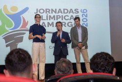El alcalde de Camargo, Movell&aacute;n, con Ra&uacute;l Chapado y Ruth Beitia clausuran las Jornadas de Olimpismo de Camargo ante 300 alumnos