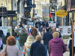 El colegio Menéndez Pelayo de Torrelavega inicia la celebración de su centenario con una exposición fotográfica