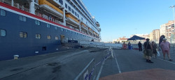 El crucero Borealis, con 1.200 pasajeros a bordo, escala por primera vez en Santander