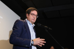 El escudero de S&aacute;nchez, Oscar L&oacute;pez se dedica a lanzar bulos contra el PP y Vox pero de trabajar nada de nada