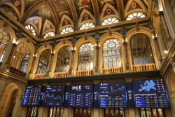 El Ibex 35 cierra la semana un 0,47% más