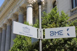 El Ibex 35 pierde los 17.800 puntos en la apertura y se aleja de sus m&aacute;ximos hist&oacute;ricos