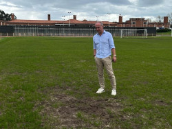 El PP de Torrelavega pide medidas urgentes ante el "abandono" del complejo Óscar Freire