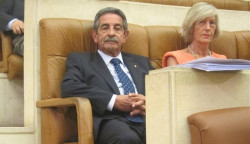 El PP deber&iacute;a abstenerse y favorecer la investidura de Revilla por Carlos Magdalena Menchaca