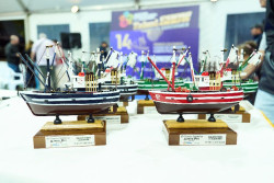 El presentador Germán González y la jugadora de hockey Beatriz Pérez, entre los premios Alberto Pico