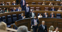 &iquest;ES CUESTI&Oacute;N DE PINGANILLOS, EL PROBLEMA DE ESPA&Ntilde;A?  Por Juan Goti Orde&ntilde;ana  Catedr&aacute;tico de la Universidad de Valladolid