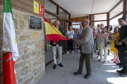 Espinilla inaugura su nuevo consultorio médico, "más funcional y accesible"