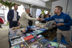 Inaugurada la VI Feria del Libro de Torrelavega, con una veintena de librerías y 35 autores