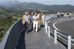 Inaugurado el nuevo mirador de R&aacute;bago (Herrer&iacute;as) tras m&aacute;s de 348.000 euros de inversi&oacute;n
