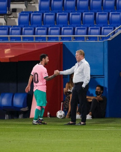 Koeman: "Es positivo que Messi, el capit&aacute;n, pida unidad"