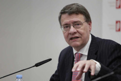 La alternativa en el PSOE.         Carlos Magdalena