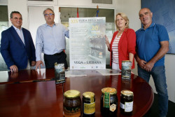 La Feria de la Miel de Vega lleva a diez productores a Liébana, cuatro de ellos con DOP