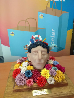 La obra `La batalla del Tío Simón`, de Marisa Ribal, Premio al Arte de la Batalla de Flores 2023