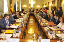 La "ocurrencia" de la fusión de Ayuntamientos para el presidente de la FEMP