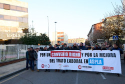 La plantilla de Aspla se concentrará ante el Parlamento y el martes volverá a manifestarse en Torrelavega