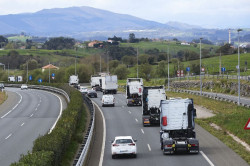  La segunda fase de la Operación Salida provoca complicaciones en la A-67 en la zona de Torrelavega