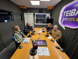 La tertulia de Claudio Acebo y el pin, pan, pun.      Carlos Magdalena