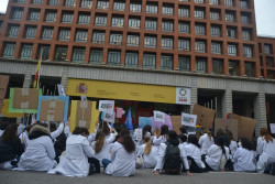 Los médicos anuncian una "gran manifestación" frente a Sanidad para mostrar su rechazo al borrador del Estatuto Marco