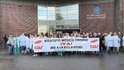 Los médicos cifran en un 75% el seguimiento del tercer día de huelga y Salud lo rebaja al 37%