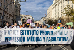 Los médicos inician la primera de las cuatro jornadas de huelga en protesta contra el Estatuto Marco