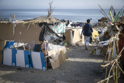 M&aacute;s de 40 asentamientos de migrantes, coches y contenedores quemados esta madrugada en Ceuta