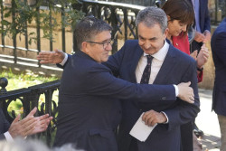 Patxi L&oacute;pez admite que lo de Zapatero es un "shock", pero defiende su inocencia: "No me creo que sea un corrupto"