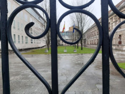 Piden m&aacute;s de 100 a&ntilde;os a cuatro acusados de una violaci&oacute;n grupal a una joven en Santander