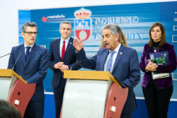 Revilla sobre el traslado del cuartel a Polanco: "Tienen que decidir Marlaska y los alcaldes de Torrelavega y Polanco"