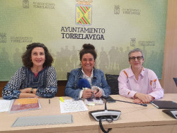Torrelavega celebra el Día de la Poesía con un recital de poemas escritos por 32 mujeres
