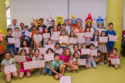 Torrelavega entrega diplomas a los niños participantes en el 10º Taller de Cabezudos