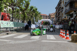 Un total de 14 equipos compiten el domingo en Torrelavega en el circuito de vehículos ecológicos de Bridgestone