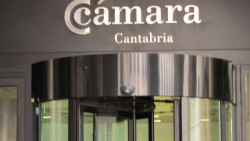 Una tercera v&iacute;a para la C&aacute;mara de Cantabria -I-   Por Carlos Magdalena