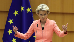 Von der Leyen reivindica 25 a&ntilde;os despu&eacute;s del 11-S la unidad entre Europa y EEUU frente a las nuevas amenazas